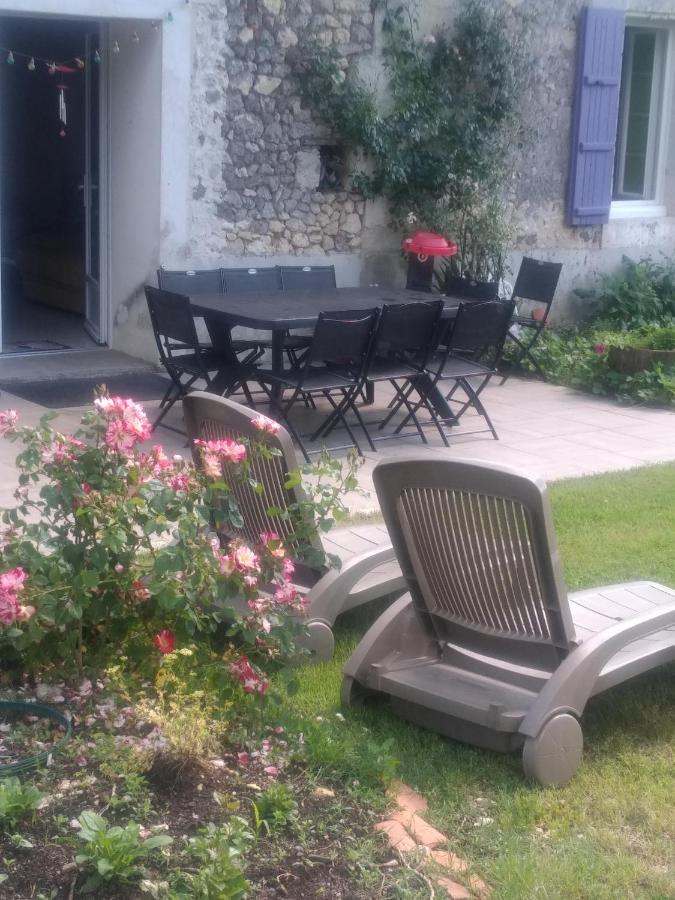 Maison de campagne à la ferme Pillac Esterno foto