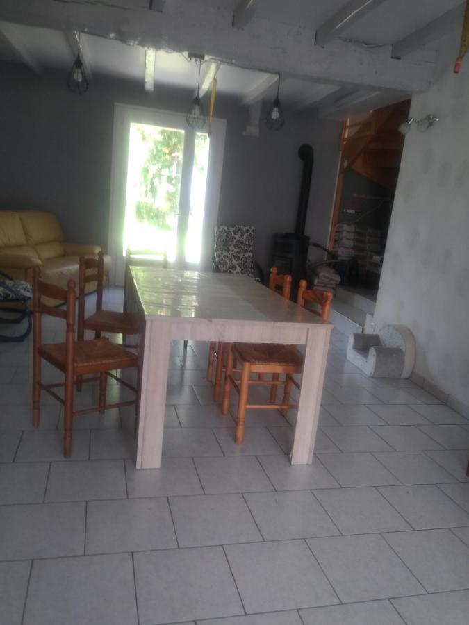 Maison de campagne à la ferme Pillac Esterno foto